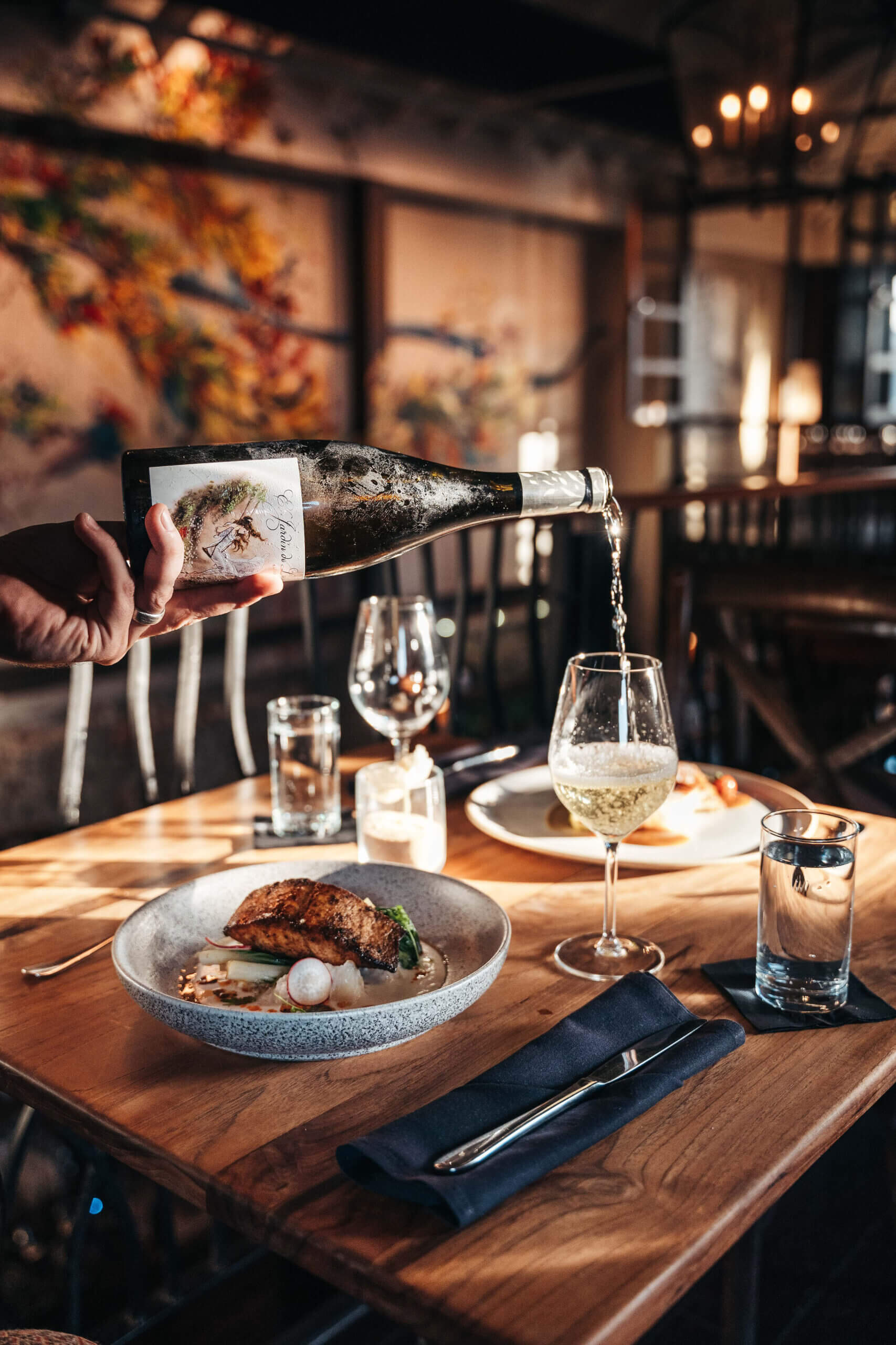 Restaurant Kome Curacao serving white wine dinner